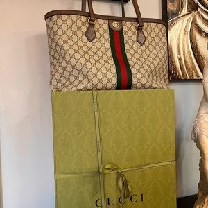 Gucci tote
